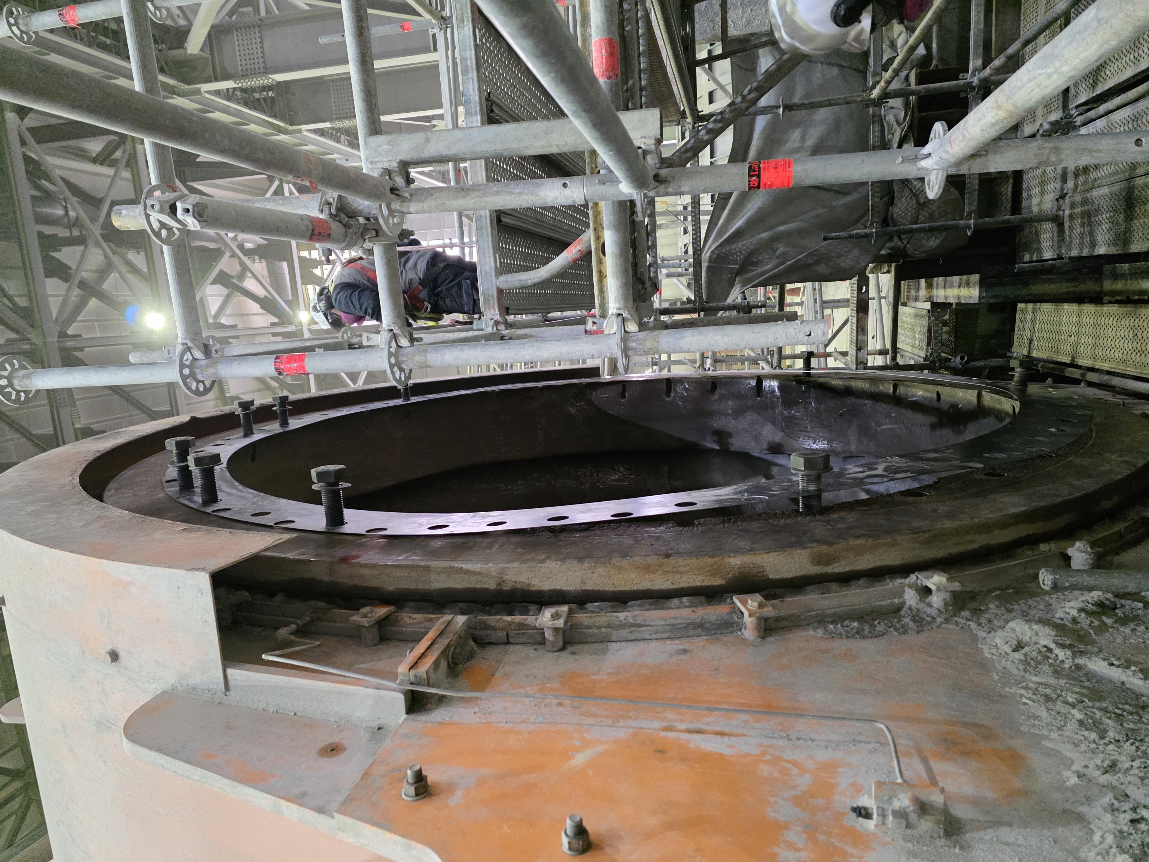 Mecanizado de Trunnion Bearing y Trunnion Liner, Molino de Bolas 1